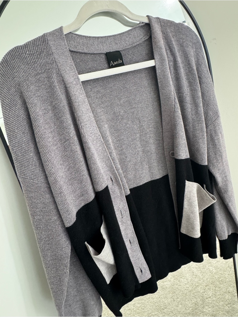 Aaeda Two-Tone Gray & Black Open Front Cardigan